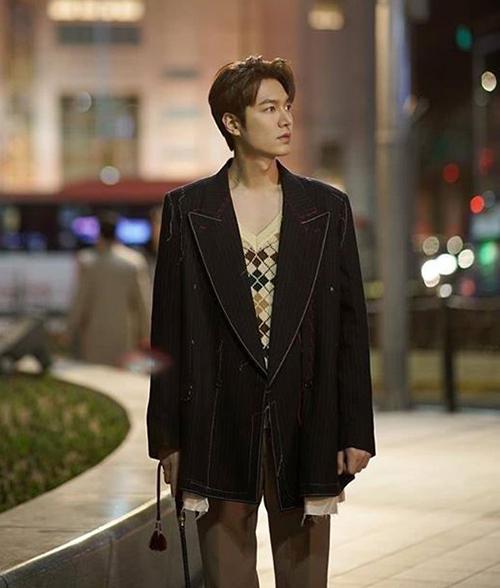 Những bộ đồ khó cảm chỉ Lee Min Ho dám mặc-2