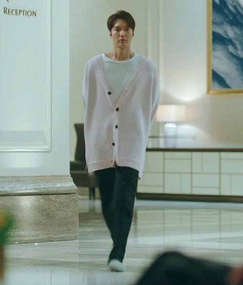 Những bộ đồ khó cảm chỉ Lee Min Ho dám mặc-4