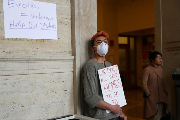 Nữ sinh tự kiếm tiền du học Mỹ, mỗi năm gửi về 40 triệu vẫn bị mẹ chê vô ơn-2