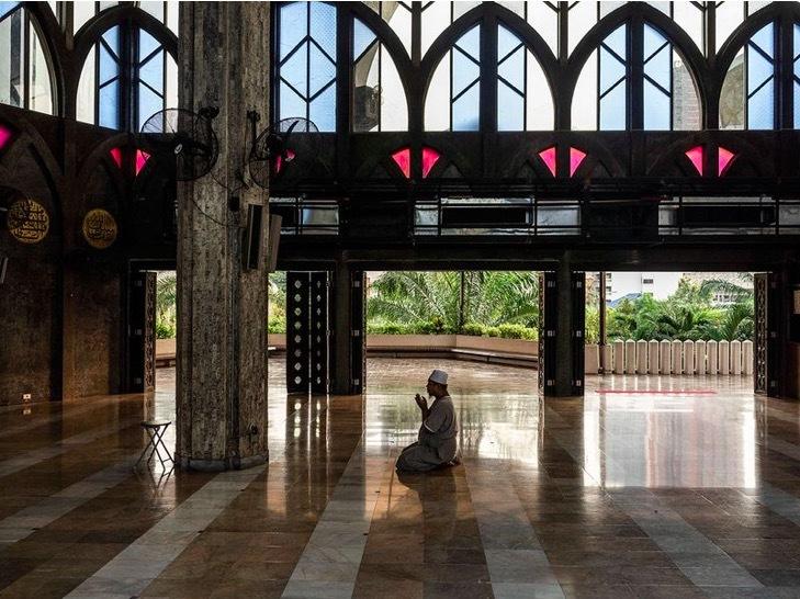 Cảnh hoang vắng hiếm gặp tại các thánh đường Hồi giáo trong tháng Ramadan-9