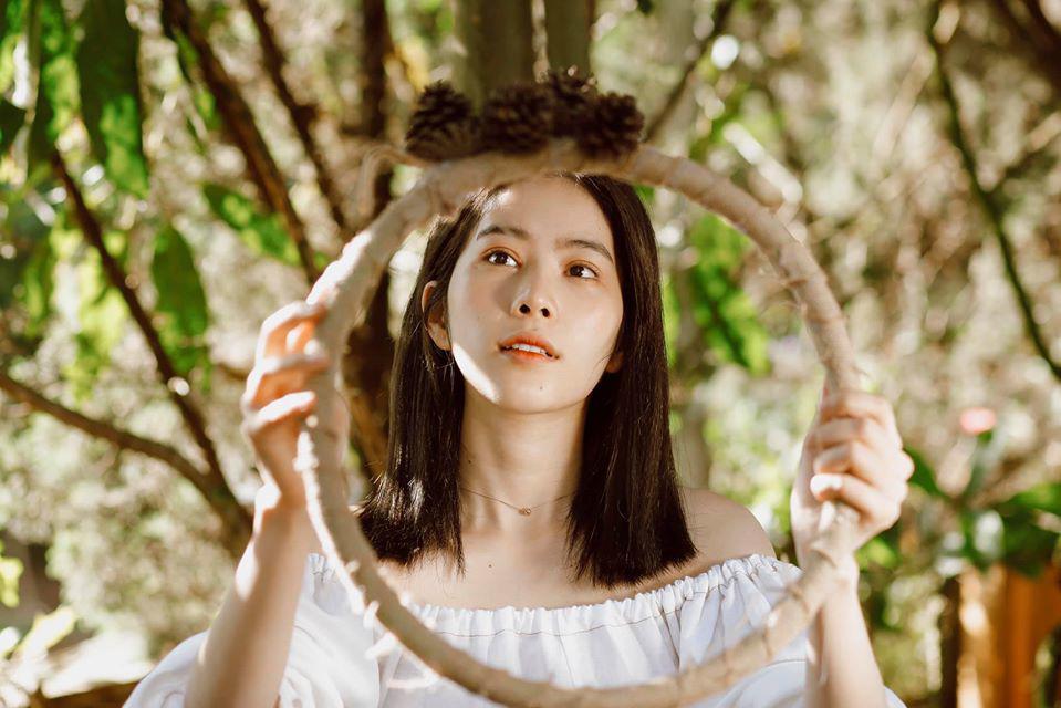 Quay về tuổi 18 với tóc ngắn, Nam Em làm dân tình tiếc nuối mái tóc Hoa khôi một thời-5