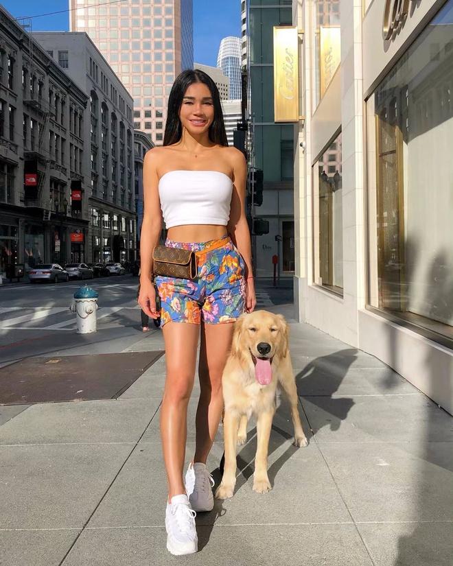 Joleen hiện là giáo viên tiểu học. Ly hôn chồng 13 năm trước, cô và người cũ vẫn giữ mối quan hệ tốt đẹp và cùng nhau chăm sóc con gái. "Meilani đã quen với việc bị nhầm là em gái của tôi từ khi còn nhỏ. Tôi nghĩ giờ con bé chẳng mấy bận tâm hay cảm thấy bị làm phiền vì chuyện đó nữa", Joleen chia sẻ.