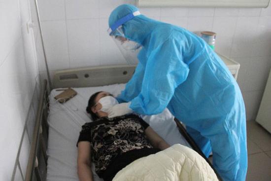 12 ngày không ghi nhận ca mắc mới COVID-19 trong cộng đồng, bác gái BN 17 rối loạn đông máu cao