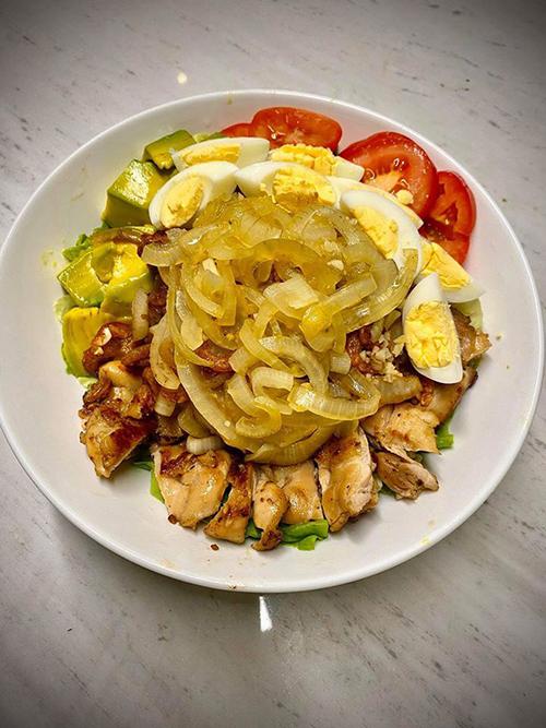 Trấn Thành vào bếp tự nấu nướng để ăn theo chế độ tăng cơ giảm mỡ-2