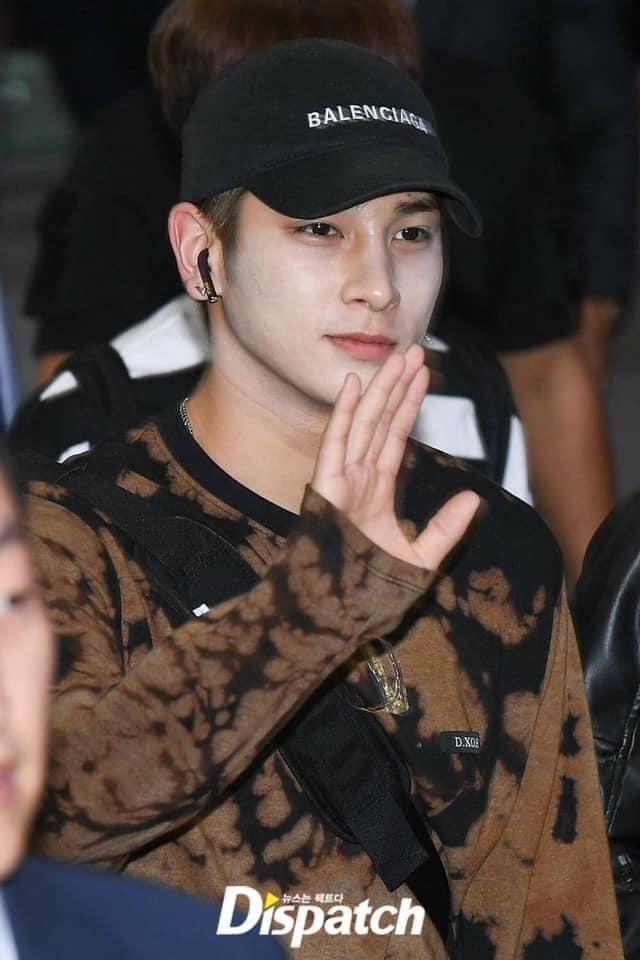 Những lần sao Hàn trông như hề, mặt đánh phấn trắng bệch-3