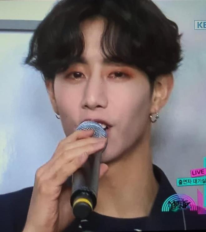 Những lần sao Hàn trông như hề, mặt đánh phấn trắng bệch-5