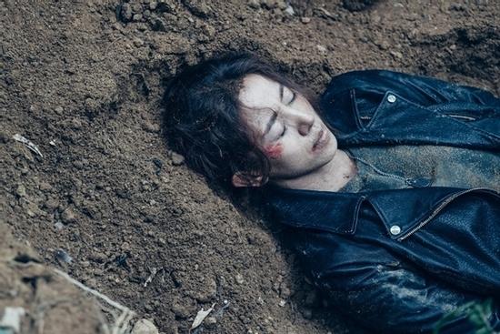 Sao Hoa ngữ khổ vì đóng xác chết