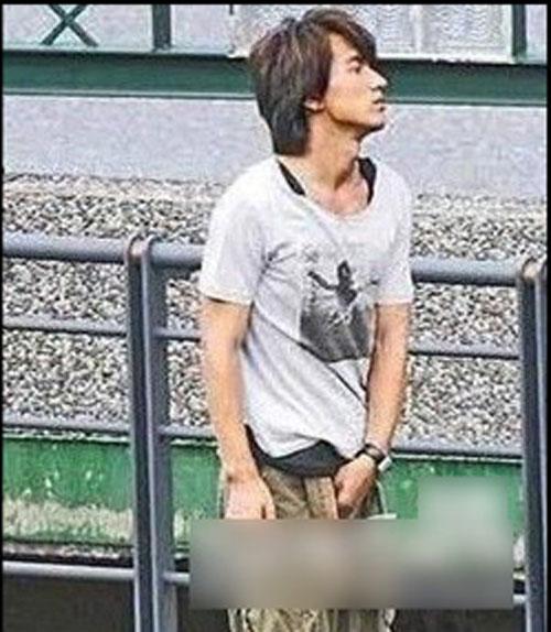 Những sự cố không biết chui vào đâu cho hết ngượng của sao Hoa ngữ-11