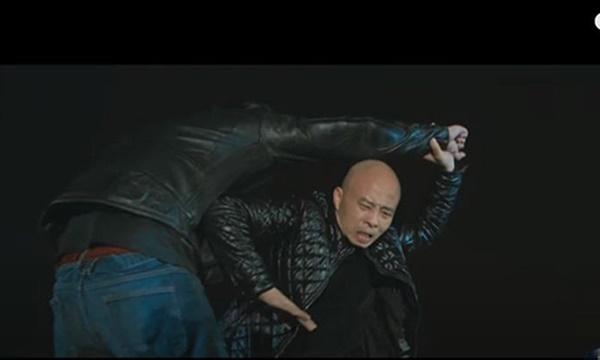 Soi diễn xuất của Đường Nhuệ trong các phim về đại ca giang hồ-1