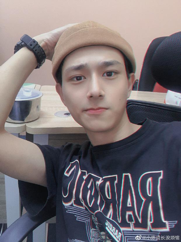 Thêm một anh thầy dạy Toán khiến dân tình điêu đứng, tưởng là hot boy trường trung học luôn đó-3