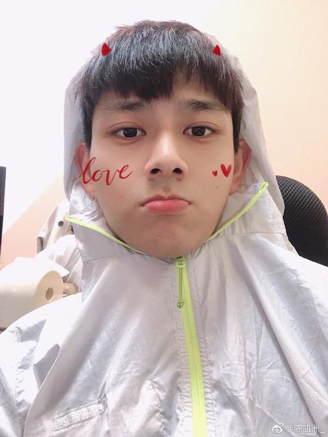 Thêm một anh thầy dạy Toán khiến dân tình điêu đứng, tưởng là hot boy trường trung học luôn đó-6