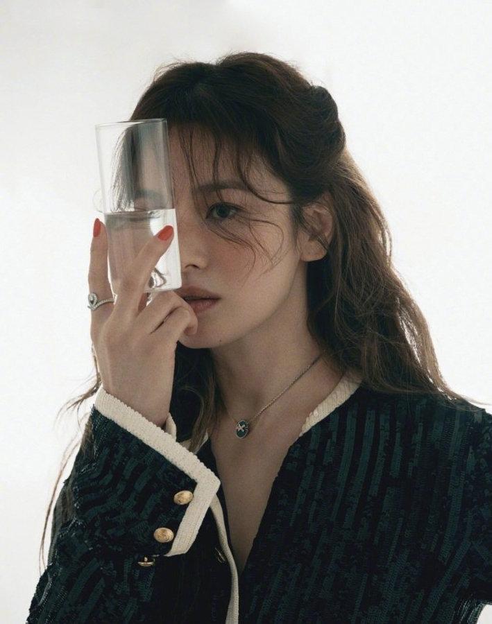 Trọn bộ ảnh Song Hye Kyo trên tạp chí, ngắm xong không còn ai dám chê kém sắc-11