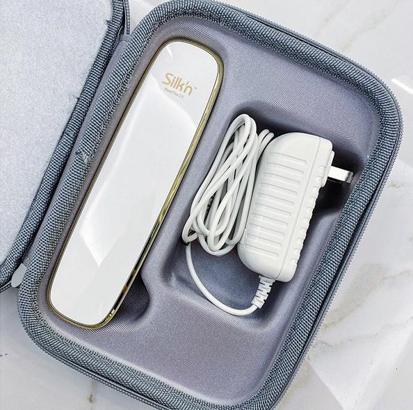 Mặt nạ điện tử hơn 2.000 USD và loạt sản phẩm làm đẹp da đắt tiền-4