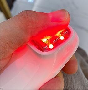 Mặt nạ điện tử hơn 2.000 USD và loạt sản phẩm làm đẹp da đắt tiền-5