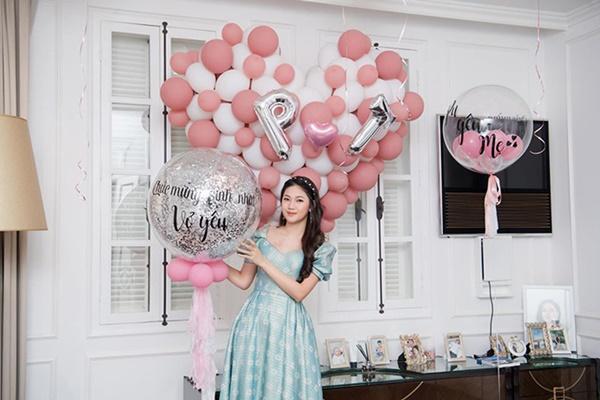 Cuộc sống nhung lụa của á hậu Thanh Tú-4