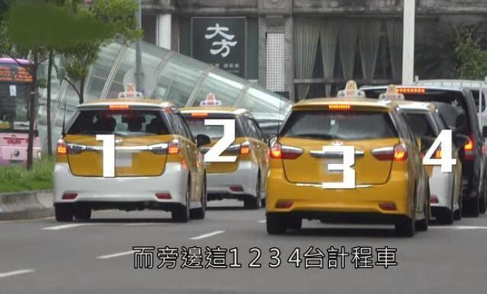 Sao Hoa ngữ chết khiếp vì fan cuồng: Lộc Hàm bị quay lén, Tiêu Chiến bị rượt chạy mất dép-11