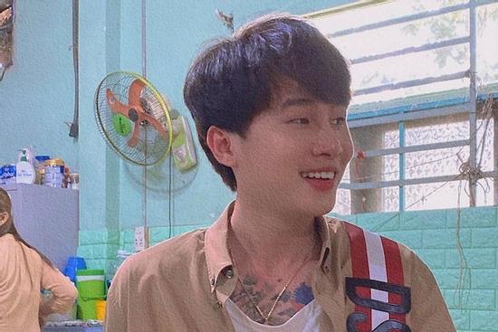 Jack đi thăm trại trẻ mồ côi và nhận được lời mời 'hay là ở lại với tụi con luôn nha'