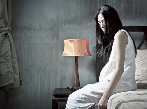 Ngô Thanh Vân từng vào vai bà bầu trong phim kinh dị “Ngôi nhà trong hẻm”. Dù phim nhiều sạn nhưng "đả nữ" được khen ngợi về diễn xuất dù đã 2 năm vắng bóng trên màn ảnh rộng.