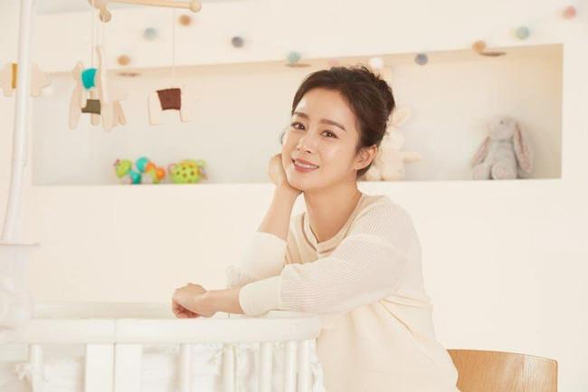 Bài phỏng vấn đặc biệt Kim Tae Hee sau 4 năm làm vợ Bi Rain: Nhiều vất vả khi kết hôn nhưng gia đình khiến tôi không cô đơn-1