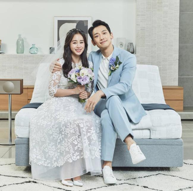 Bài phỏng vấn đặc biệt Kim Tae Hee sau 4 năm làm vợ Bi Rain: Nhiều vất vả khi kết hôn nhưng gia đình khiến tôi không cô đơn-2