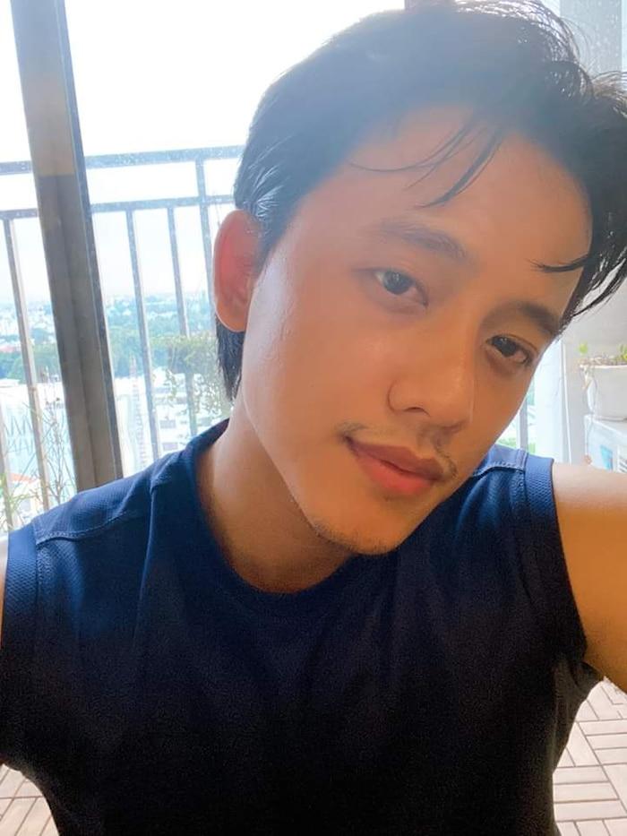 Thầy giáo mưa Mai Tài Phến đốn tim bao người với vẻ phong trần lãng tử sau 2 tháng lặn mất tăm-1