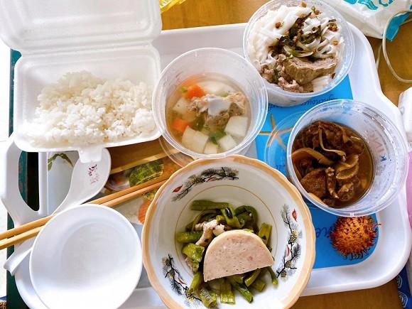 Bà xã Đăng Khôi kể về cuộc sống ở khu cách ly: Cơm ăn ba bữa, quần áo mặc cả ngày-9