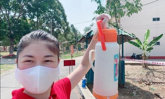 Bà xã Đăng Khôi kể về cuộc sống ở khu cách ly: Cơm ăn ba bữa, quần áo mặc cả ngày-13