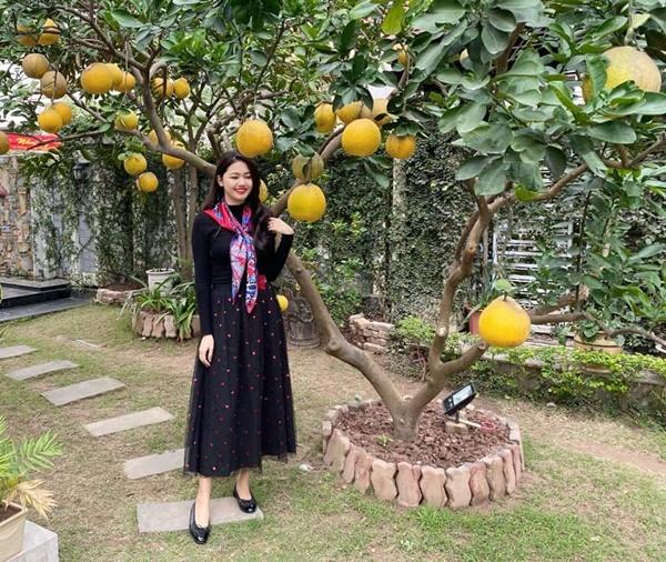 Đẳng cấp như Á hậu bị ghét nhất Vbiz: Đi chơi đeo túi Hermes, ở nhà chăm con mặc Gucci-4