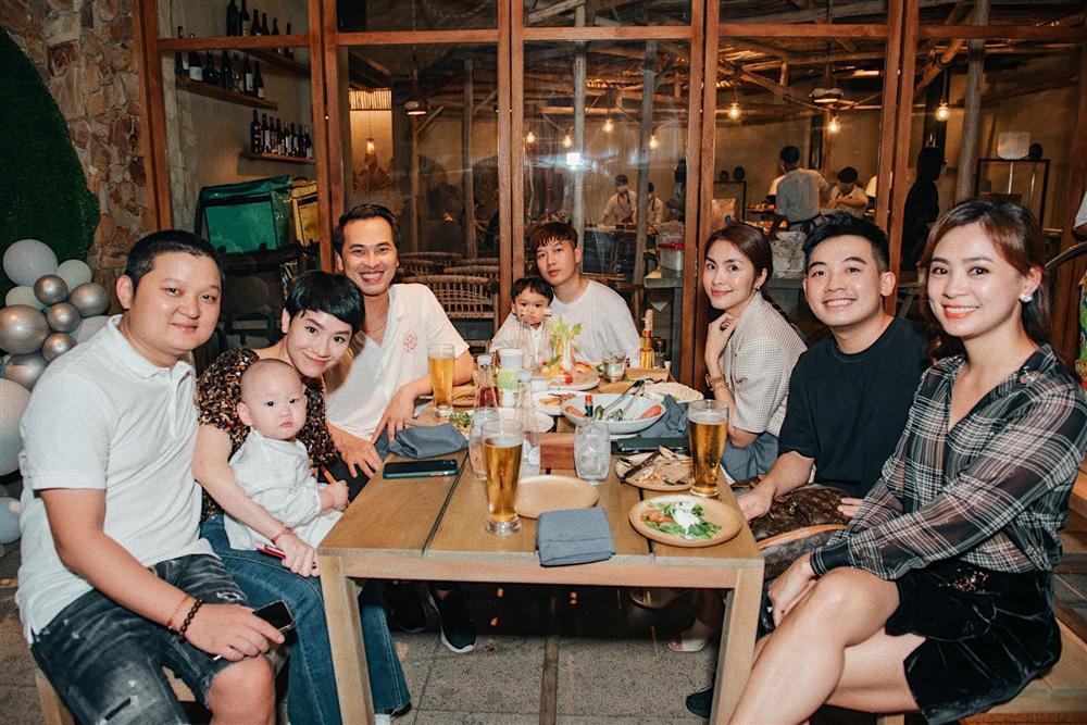 Tăng Thanh Hà dự sinh nhật con trai Trà My Idol, nhan sắc ngọc nữ gây chú ý còn hơn quý tử-2