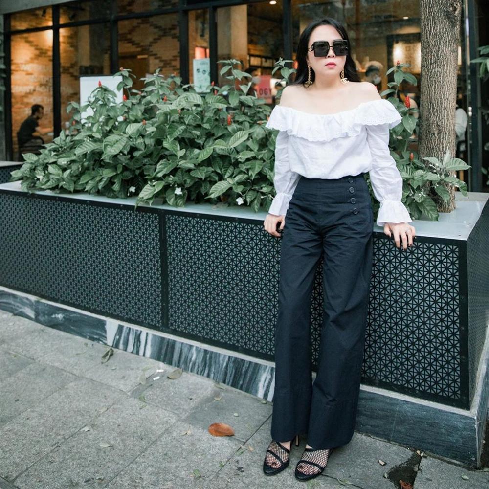 Phượng Chanel lần đầu diện áo trễ vai đẹp - Tóc Tiên mặc áo bra khoe vòng 1 táo bạo-1