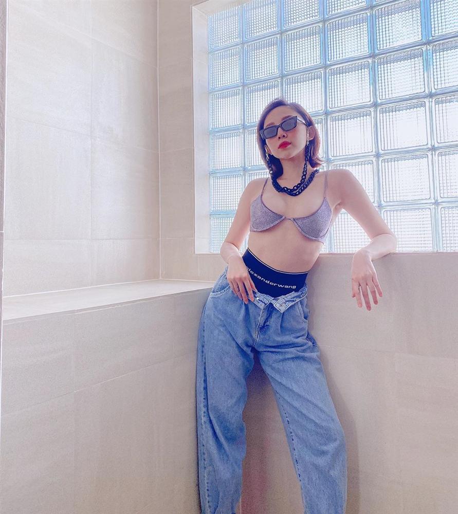 Phượng Chanel lần đầu diện áo trễ vai đẹp - Tóc Tiên mặc áo bra khoe vòng 1 táo bạo-2