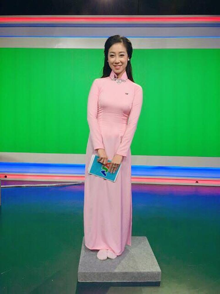 Thời trang trên tươm tất, dưới xuề xoà của các BTV truyền hình-6