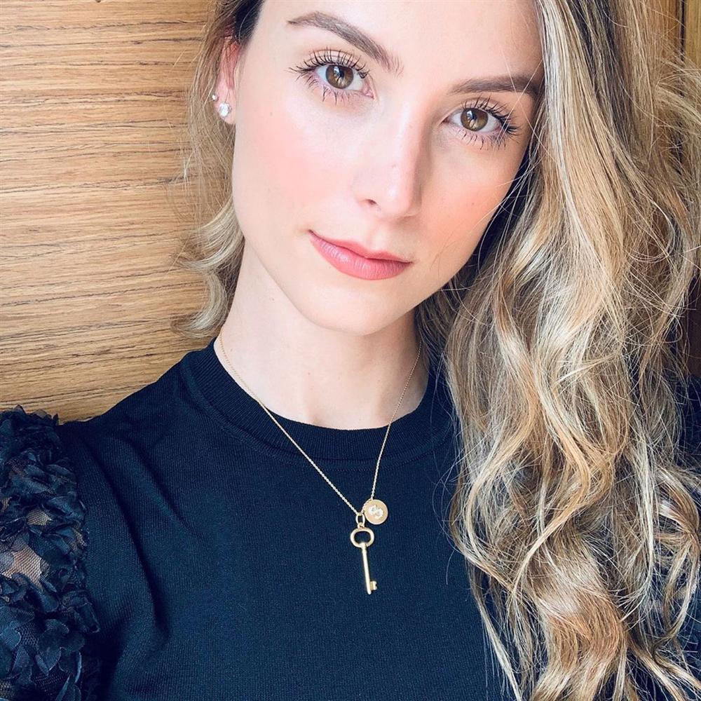 Bản tin Hoa hậu Hoàn vũ 30/4: Chưa ai mặc áo dài đẹp hơn Trương Thị May-3