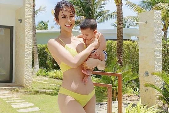 Diệp Lâm Anh khoe dáng nóng bỏng nhưng quý tử 6 tháng tuổi chiếm trọn spotlight