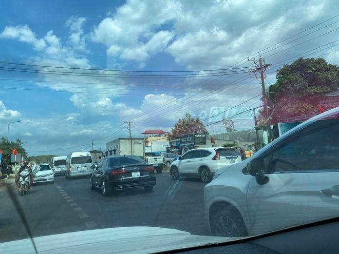 Đường lên Đà Lạt kẹt xe ngày 30/4, ôtô nhích từng mét-2