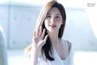 Seohyun ngoài đời ăn mặc đẹp, gợi cảm hơn ở tuổi 30
