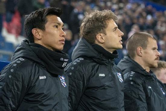 Văn Hậu đón tin sốc: Heerenveen dễ phá sản, phải bán tháo cầu thủ