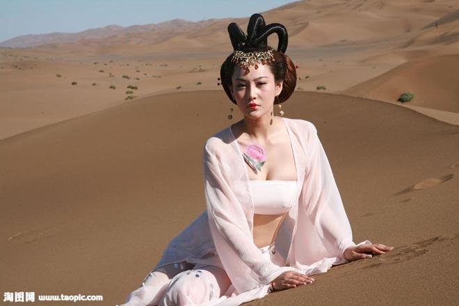 Mỹ nữ phim cổ trang chơi trội với hình xăm ở vị trí hiểm hóc-4