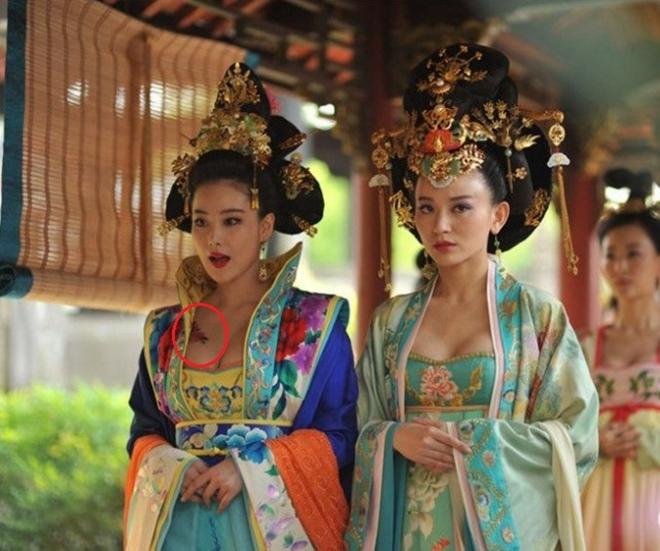 Mỹ nữ phim cổ trang chơi trội với hình xăm ở vị trí hiểm hóc-5