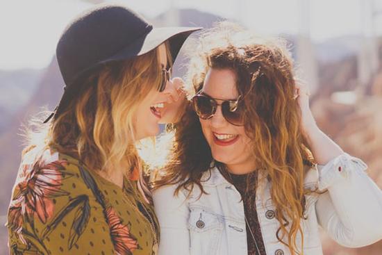 Khi buồn, hãy tìm đến những chòm sao sau, bạn chắc chắn sẽ mỉm cười