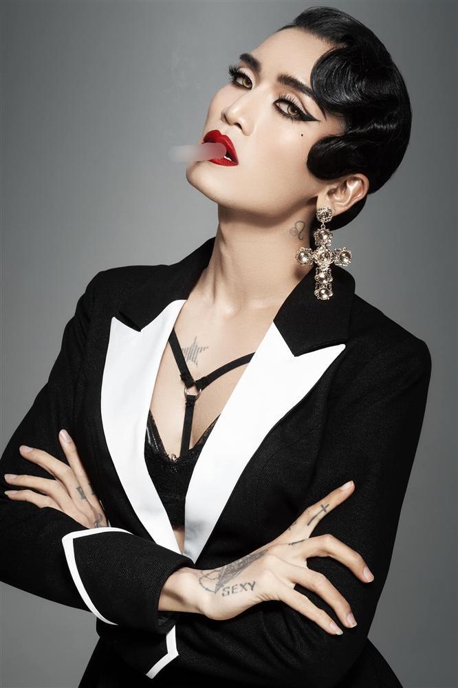 BB Trần gây ngỡ ngàng với loạt ảnh giả gái sexy nghẹt thở-1