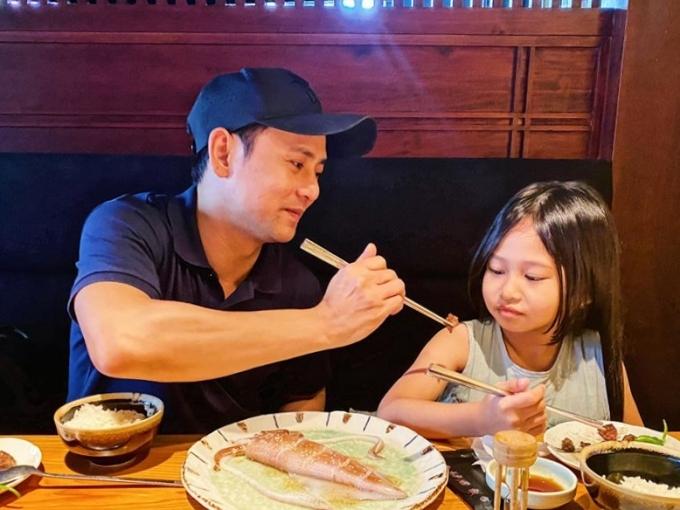 Các ông bố Vbiz một mình nuôi con nhỏ-11