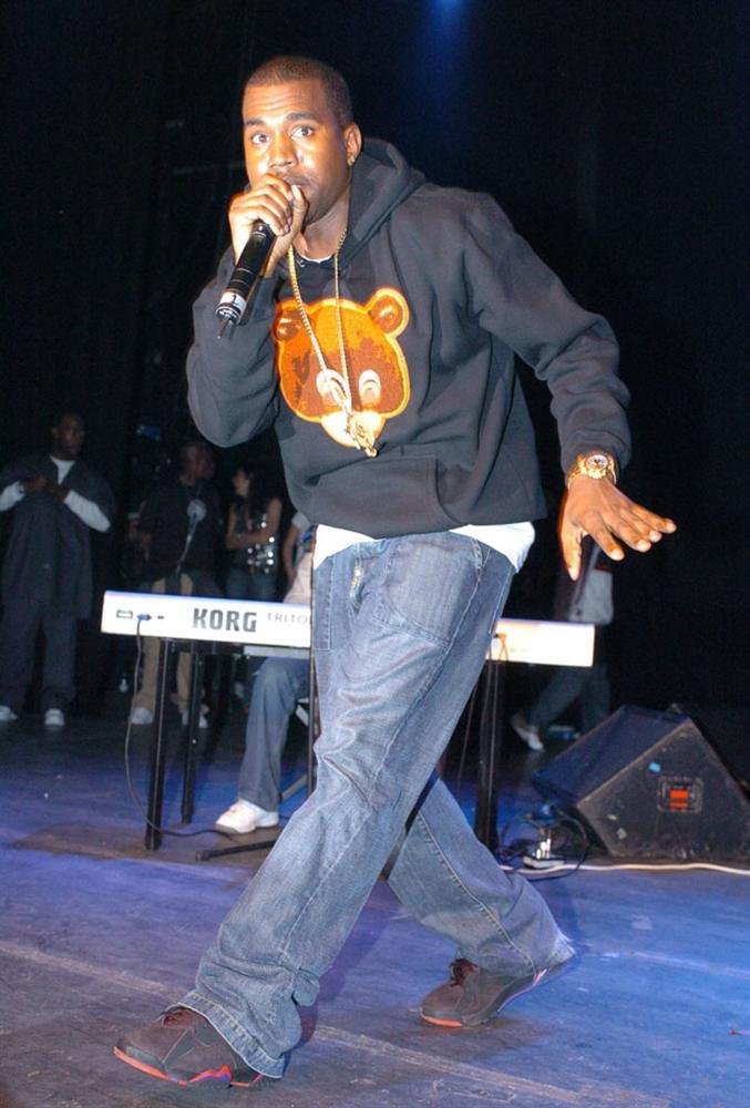 Kanye West - gã rapper tai tiếng, hám danh, núp váy vợ thành tỷ phú-3