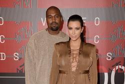 Kanye West - gã rapper tai tiếng, hám danh, 'núp váy vợ' thành tỷ phú