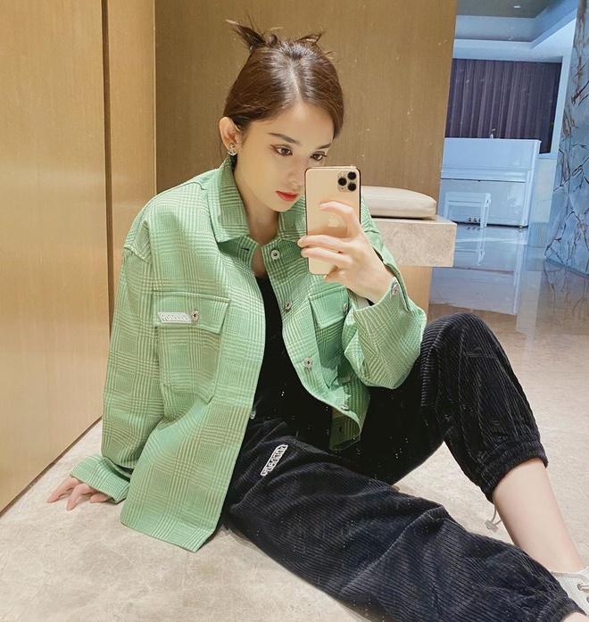 Mỹ nhân Tân Cương ở nhà vẫn xinh đẹp, ăn mặc sành điệu-2