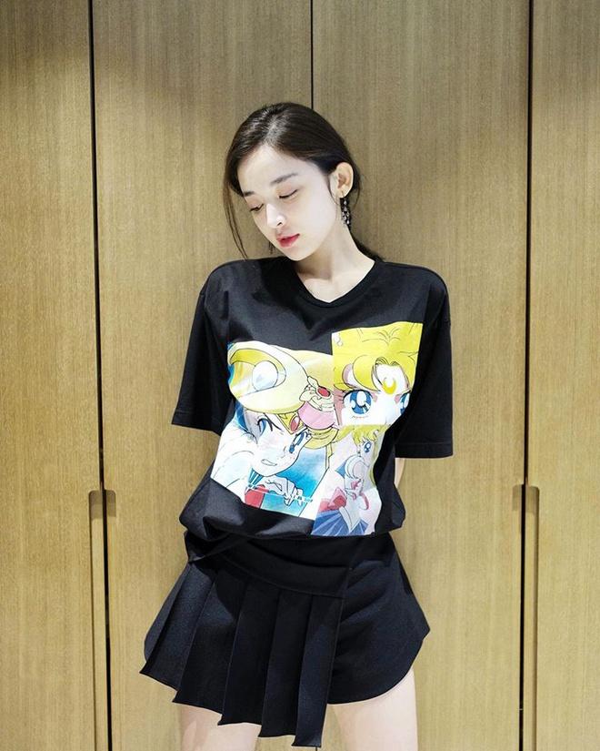 Mỹ nhân Tân Cương ở nhà vẫn xinh đẹp, ăn mặc sành điệu-5