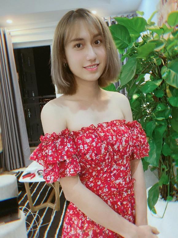 Không chỉ tự make up, Lynk Lee còn trễ nải khoe cả vai trần, vòng 1 hững hờ-2