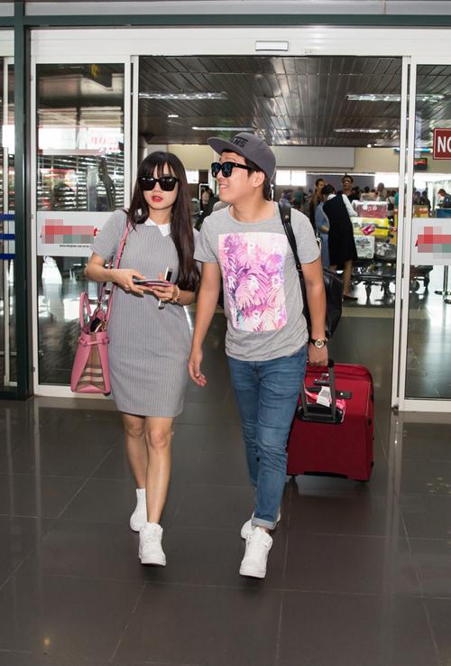 Trường Giang và Nhã Phương đi chơi lễ: Chồng xuề xòa quê kiểng, vợ ngất ngây hàng hiệu-8