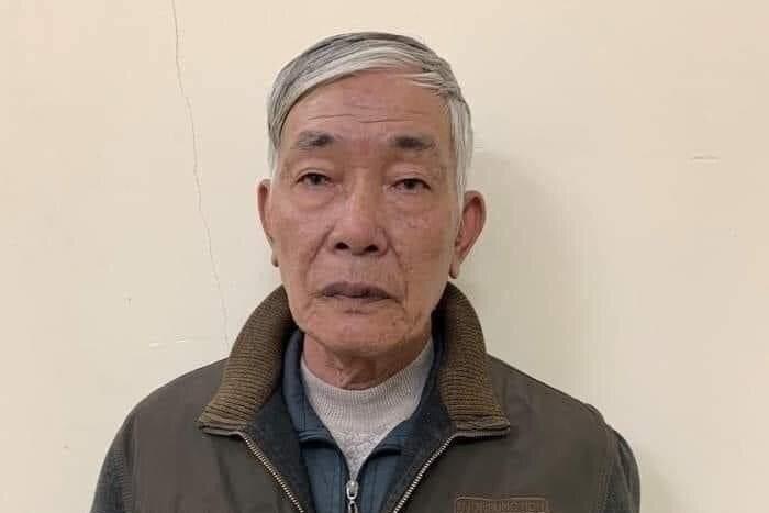 Nữ sinh 17 tuổi bị bạn trai tống tiền bằng ảnh nóng-2