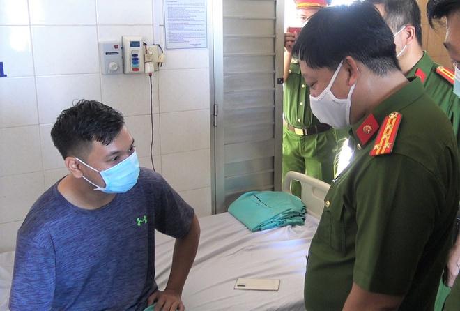 31 lính cứu hỏa bị axit văng vào người, mắt trong vụ cháy khu chế xuất-1